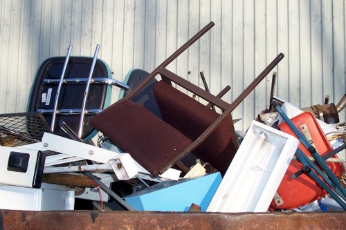 Recycling equipment handling construction waste